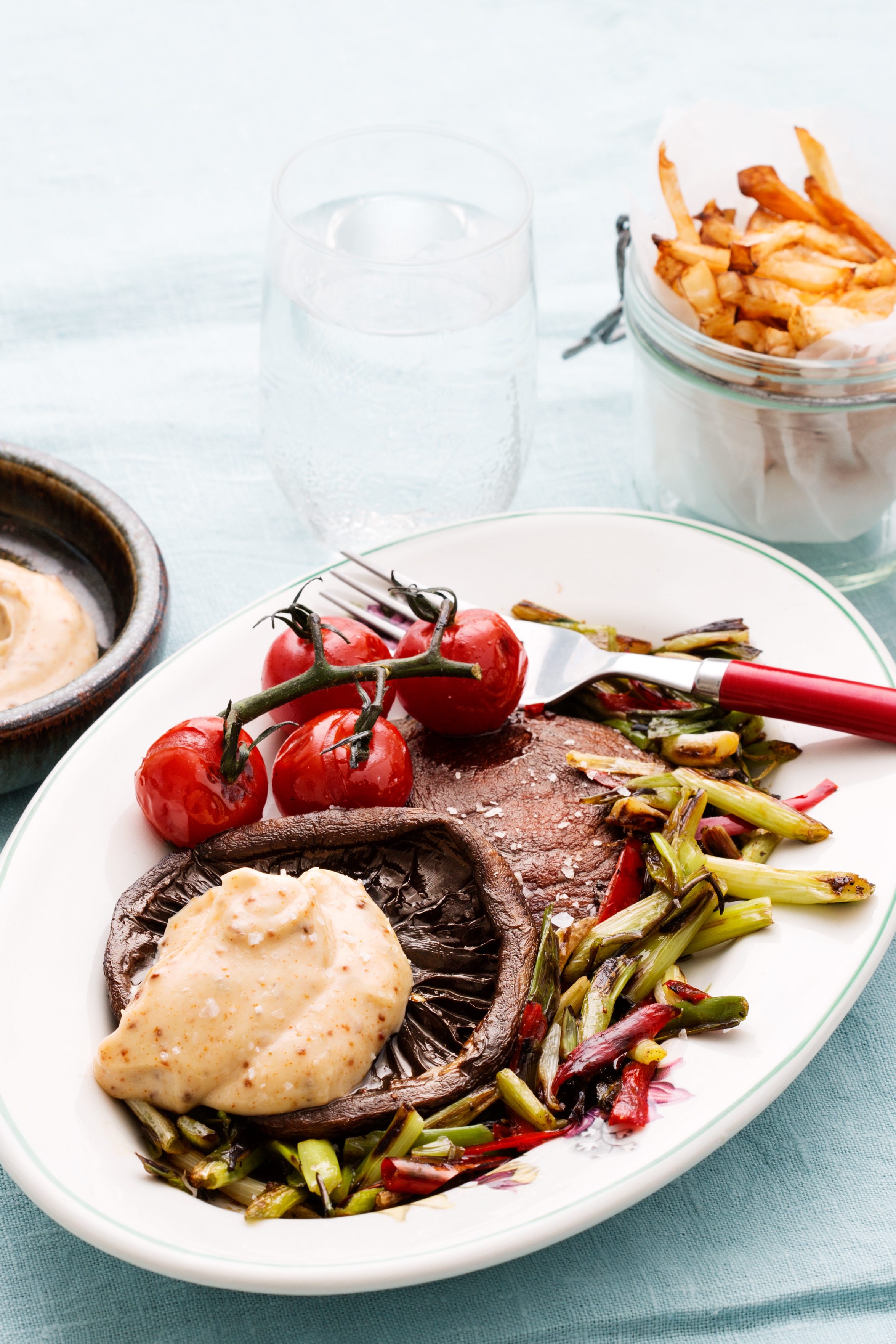 Portobello mushrooms with fries and aioli